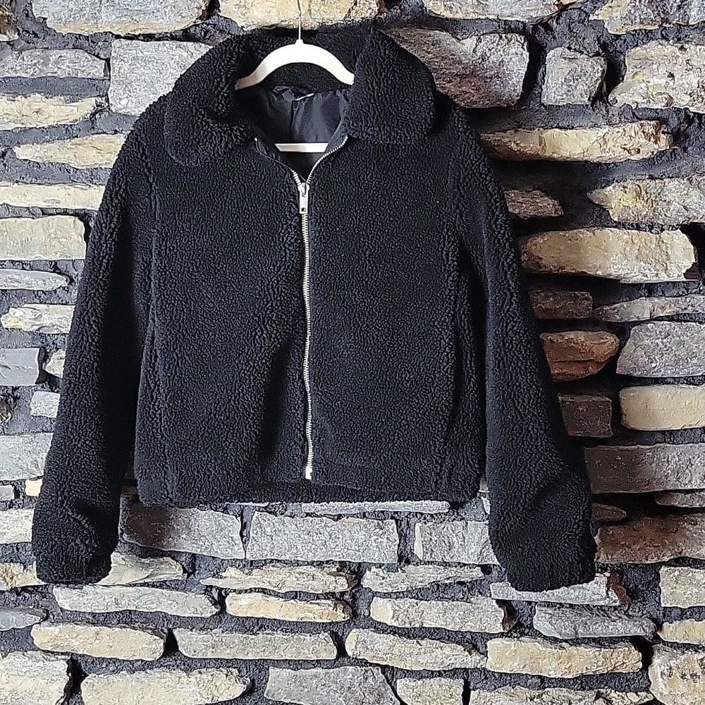 Women's Divided H & M teddy jacket black size medium